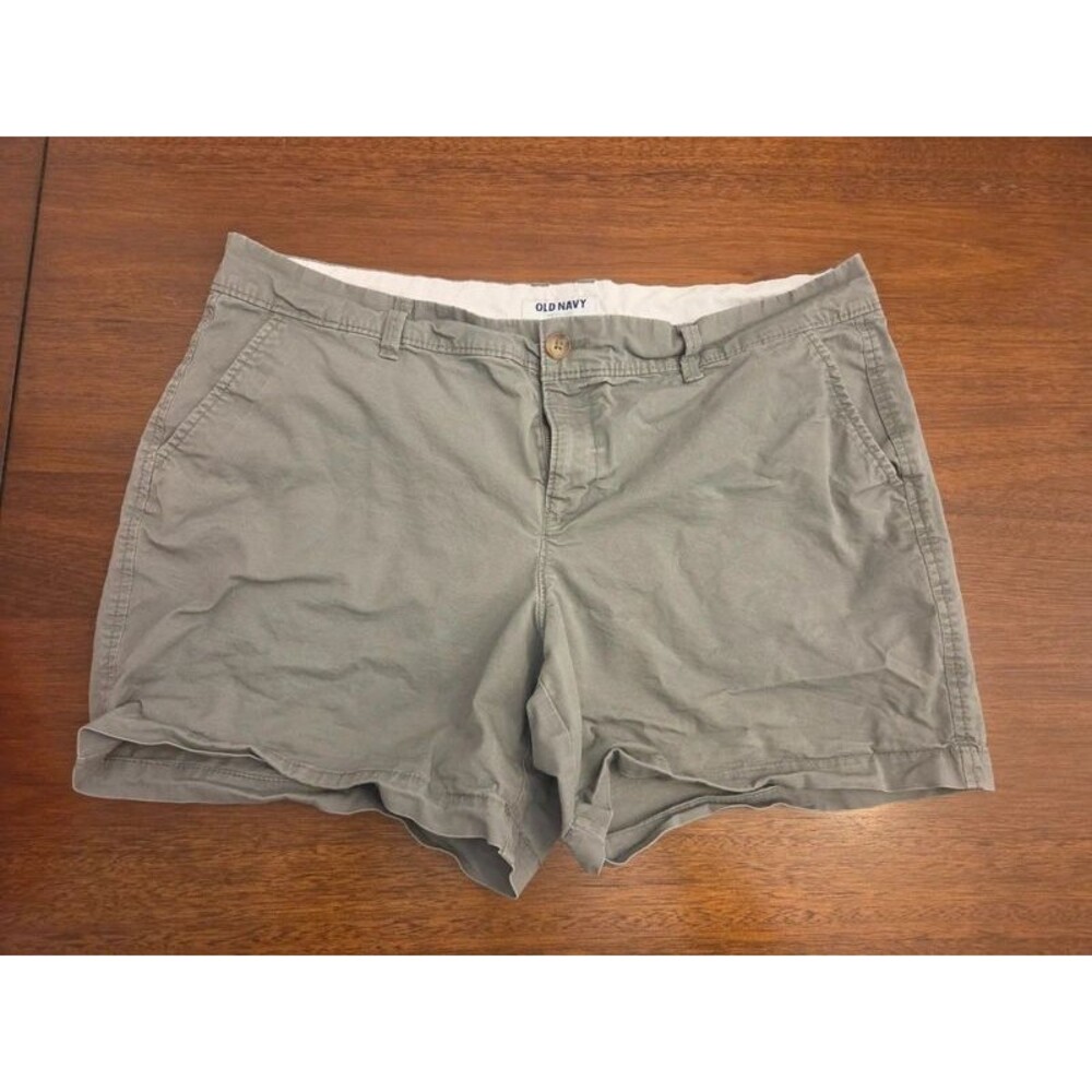 Old Navy Women’s Gray Chino Shorts Size 14